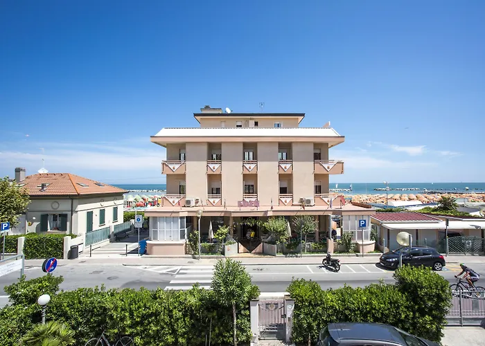 Eden Hotel 3*