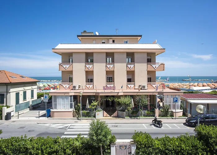 Eden Hotel 3*