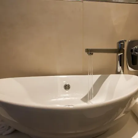 Eden Hotel 3*
